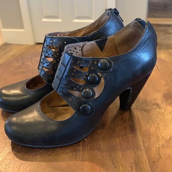 Miz Mooz Shoes - 🖤Miz Mooz Sharon heels sz 8.5🖤